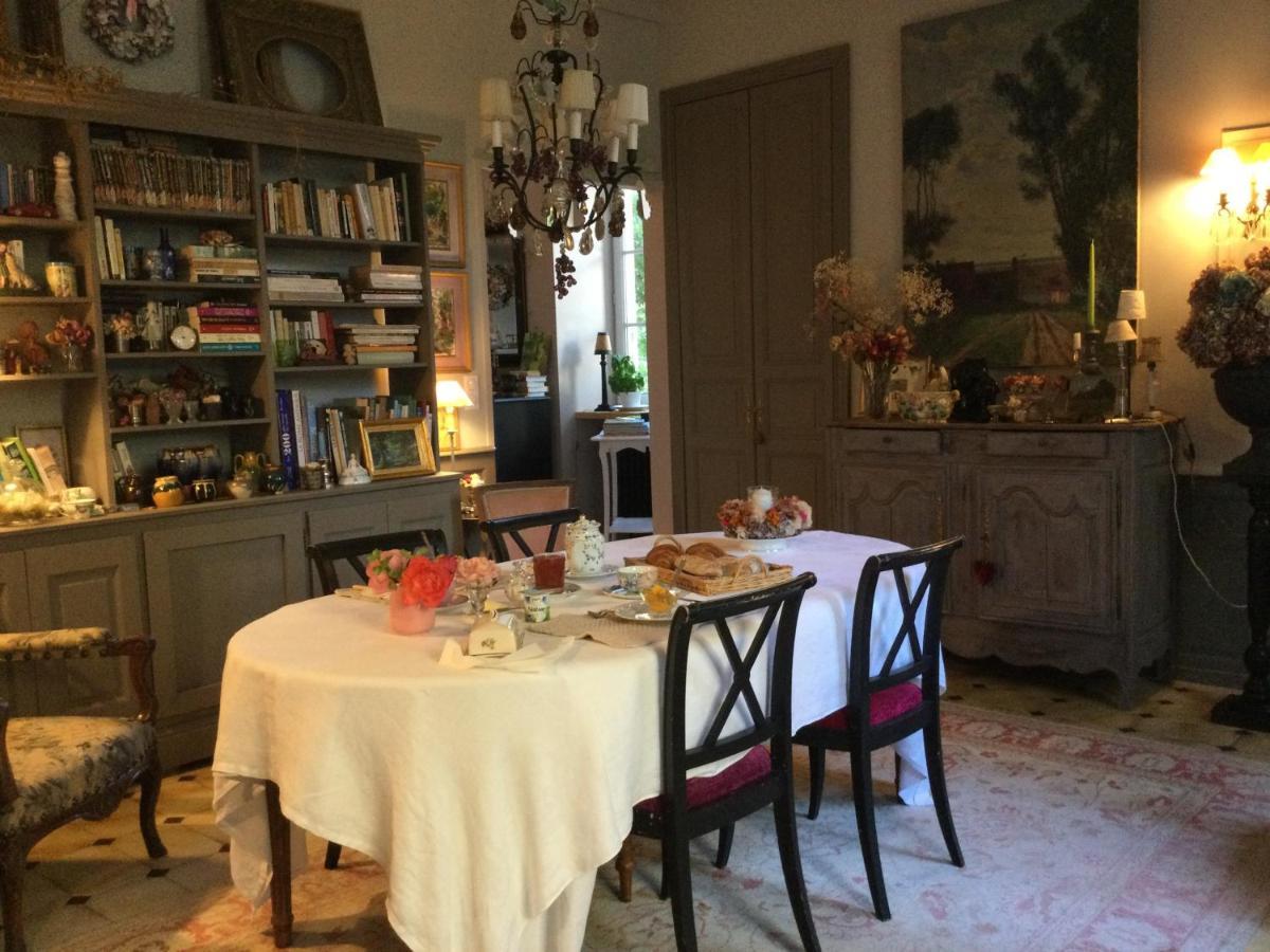 Bed and Breakfast L'Orangerie Du General Сен-Жан-д'Анжели Экстерьер фото